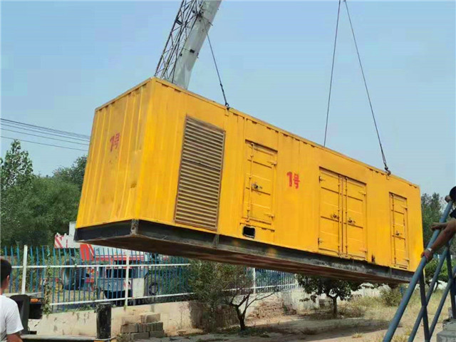 三更罗镇300KW柴油发电机组油耗是多少？
