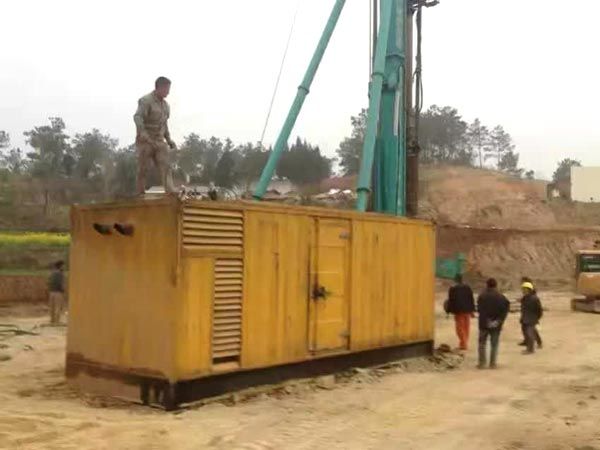 三更罗镇如何判断水冷式机油散热器密封件是否需要更换？